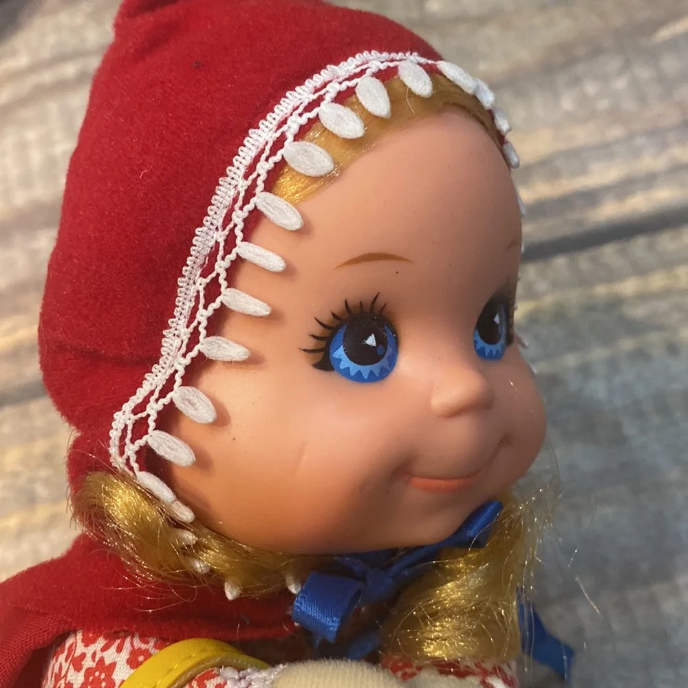 Mattel Vintage Little Red Riding Hood Story Beans 11” Doll - Picture 9 of 11